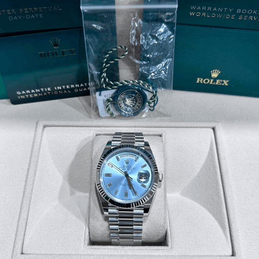 2023 High Quality Copy of rolex watch Men’s Day Date 40MM ice-blue, diamond-set Dial m228236-0006