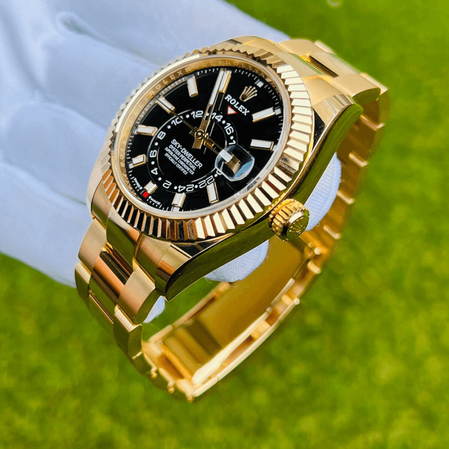 2023 High Quality reproduction rolex Men’s sky-dweller 42MM m336938-0002 18 kt yellow gold with a bright black dial