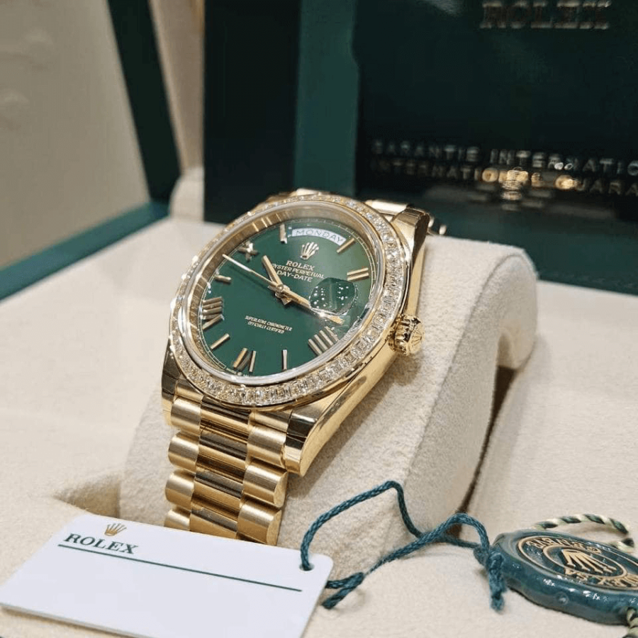 2023 High Quality reproduction rolex Men’s Day Date 40MM m228348rbr-0040 green dial