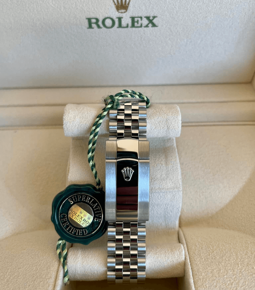 2023 High Quality Copy of rolex watch Datejust Men’s 41MM m126300-0006 white dial and a Jubilee bracelet